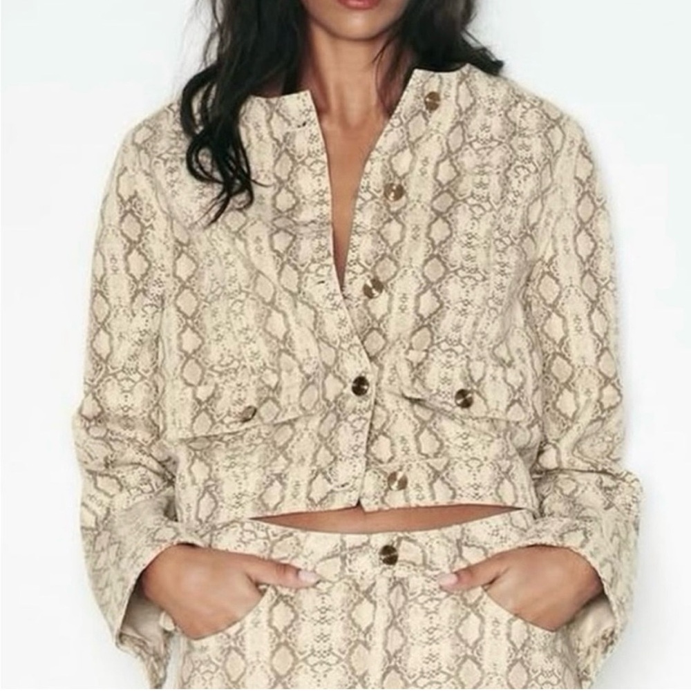 NWT ZARA Snakeskin Print Denim Jacket Bloggers Fav Sz S